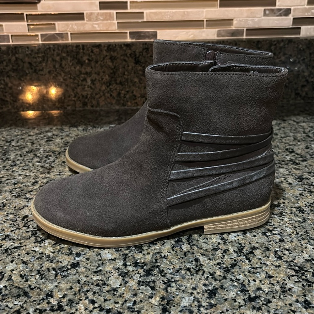 Stride Rite chocolate brown booties